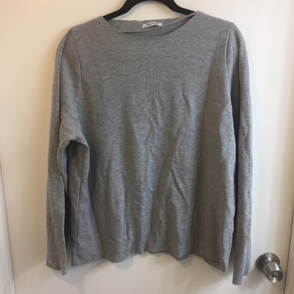 ZARA 🐚 Raw Edge Hem Sweatshirt